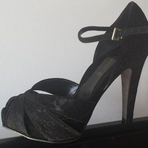 Dana Davis ITALIAN LACE BLACK HEELS